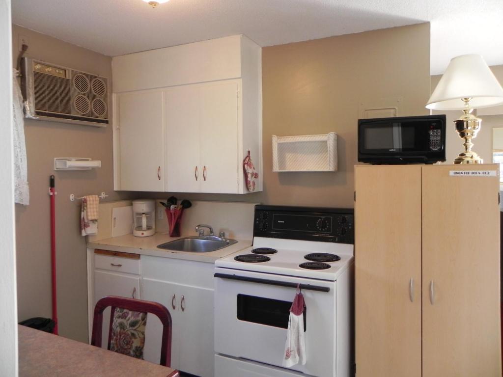 Destiny Beach Resort Osoyoos Kamer foto