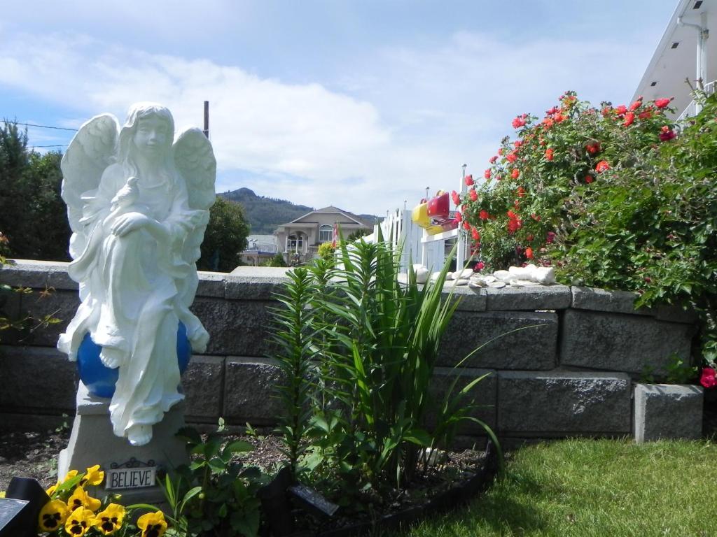 Destiny Beach Resort Osoyoos Buitenkant foto