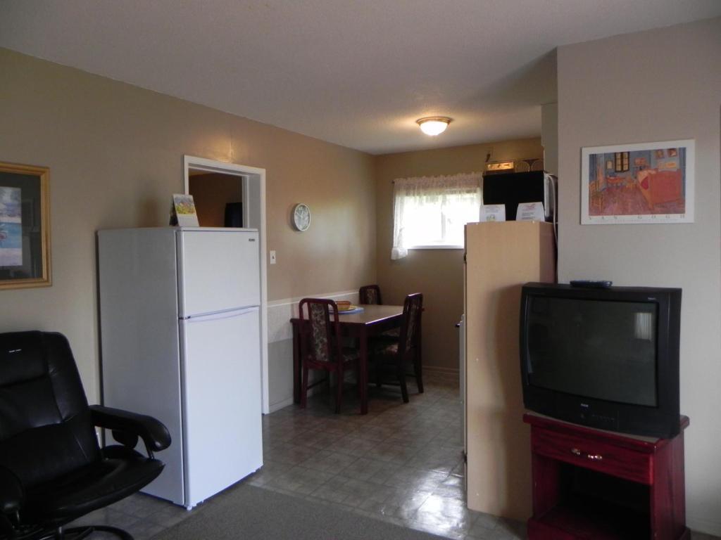 Destiny Beach Resort Osoyoos Kamer foto
