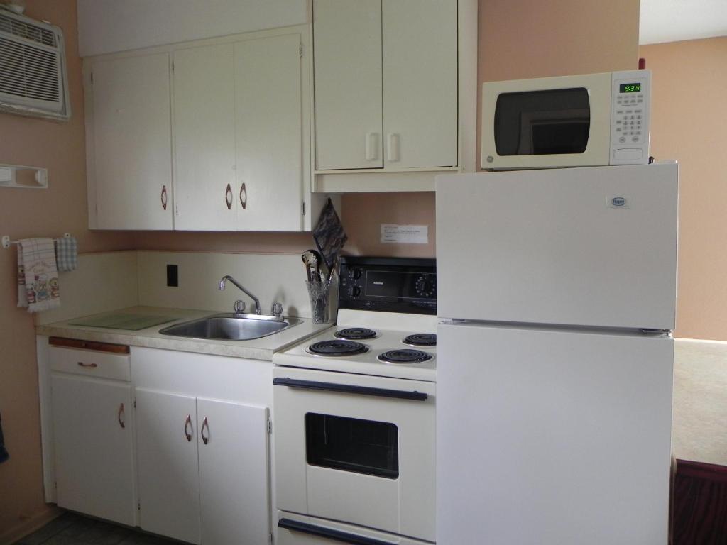 Destiny Beach Resort Osoyoos Kamer foto