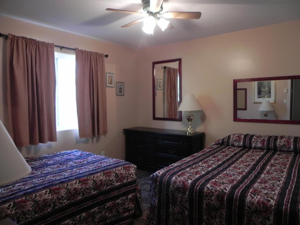 Destiny Beach Resort Osoyoos Kamer foto
