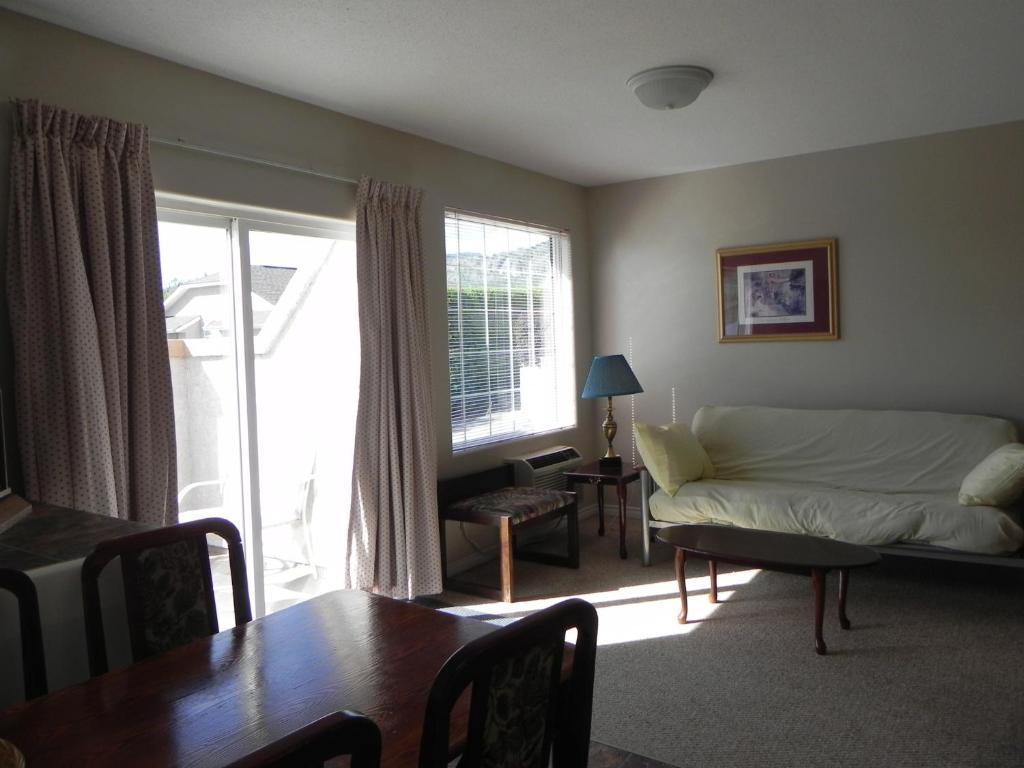 Destiny Beach Resort Osoyoos Kamer foto