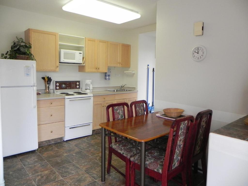 Destiny Beach Resort Osoyoos Kamer foto