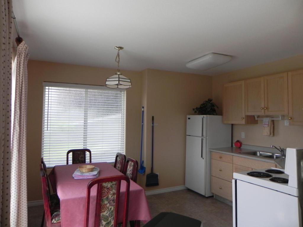 Destiny Beach Resort Osoyoos Kamer foto