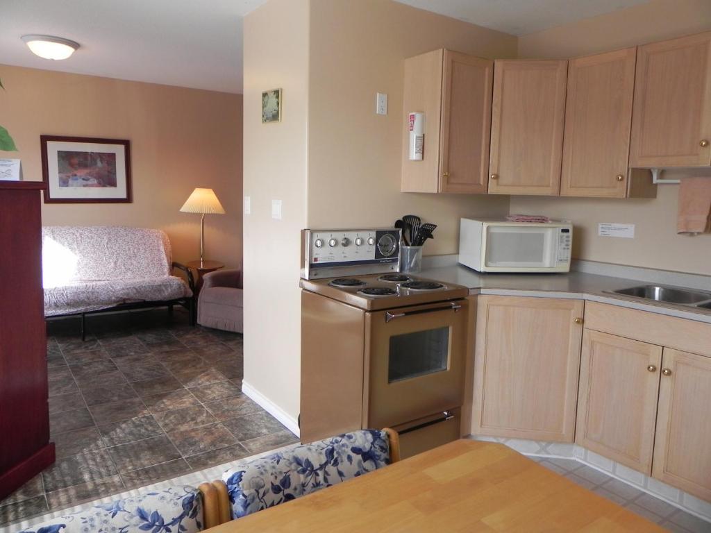 Destiny Beach Resort Osoyoos Kamer foto