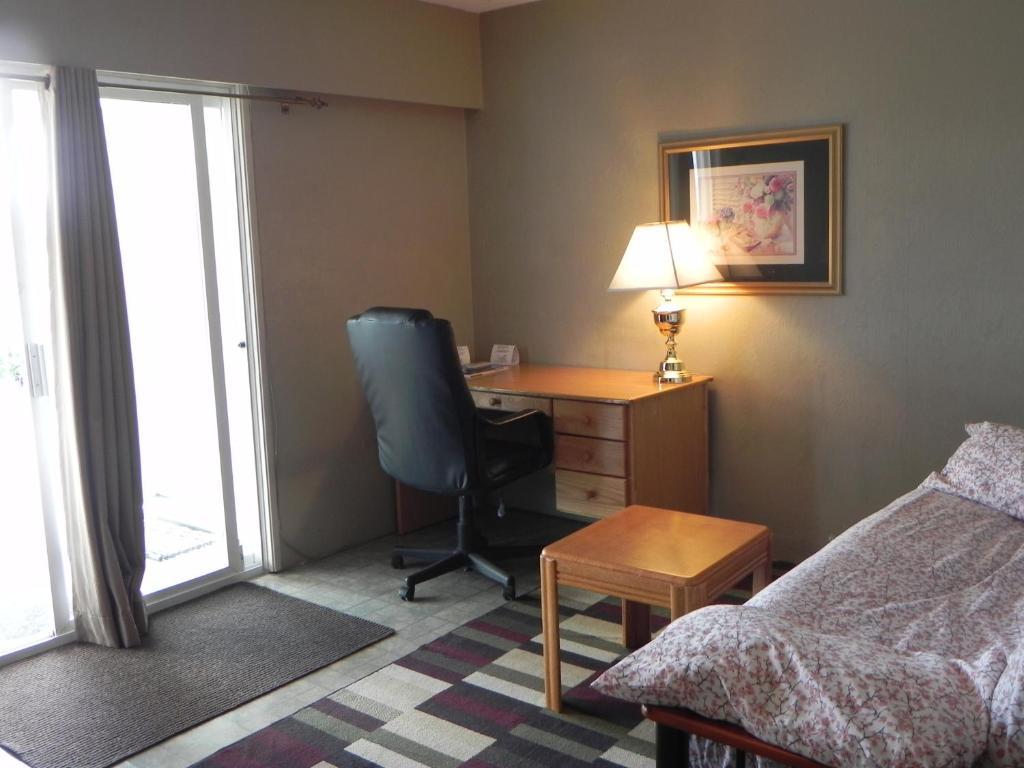 Destiny Beach Resort Osoyoos Kamer foto