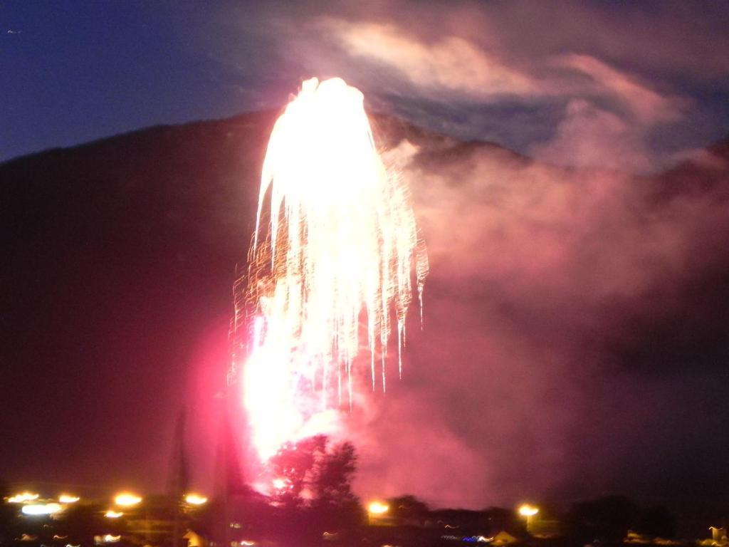 Destiny Beach Resort Osoyoos Buitenkant foto
