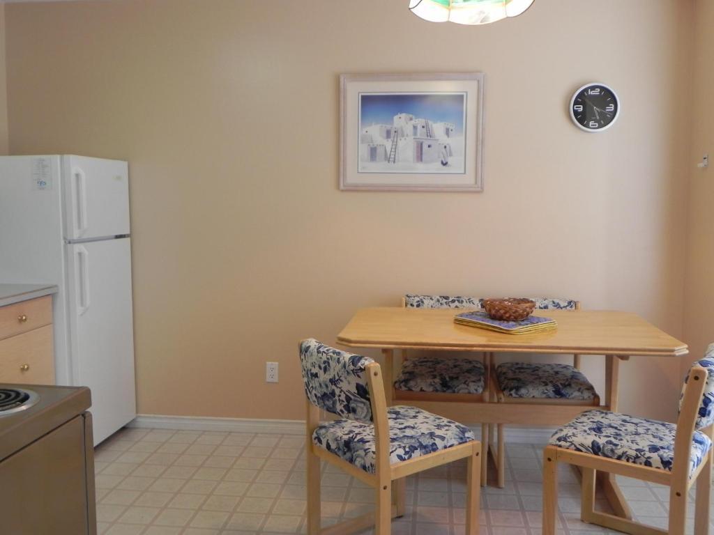 Destiny Beach Resort Osoyoos Kamer foto