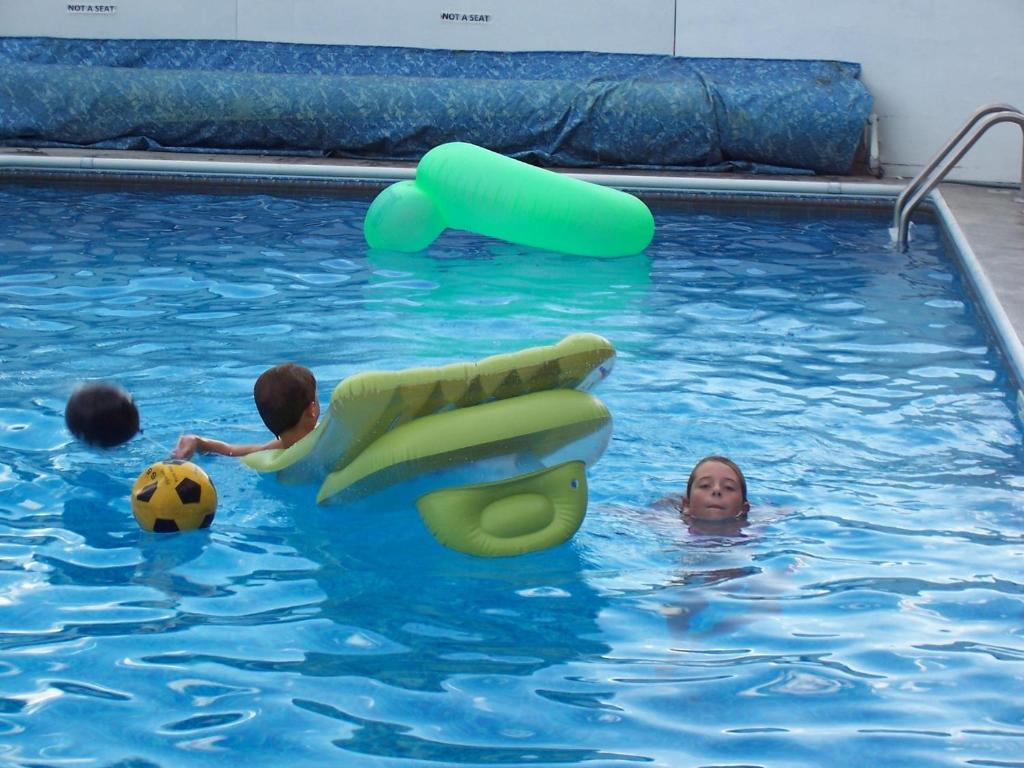 Destiny Beach Resort Osoyoos Buitenkant foto